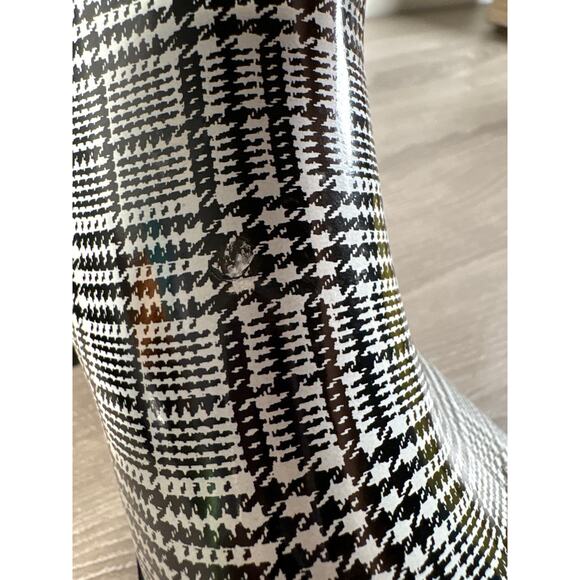 New! Jeffrey Campbell Cloudy Chelsea Rain Boots Size 8 Black and White Plaid - Picture 9 of 9